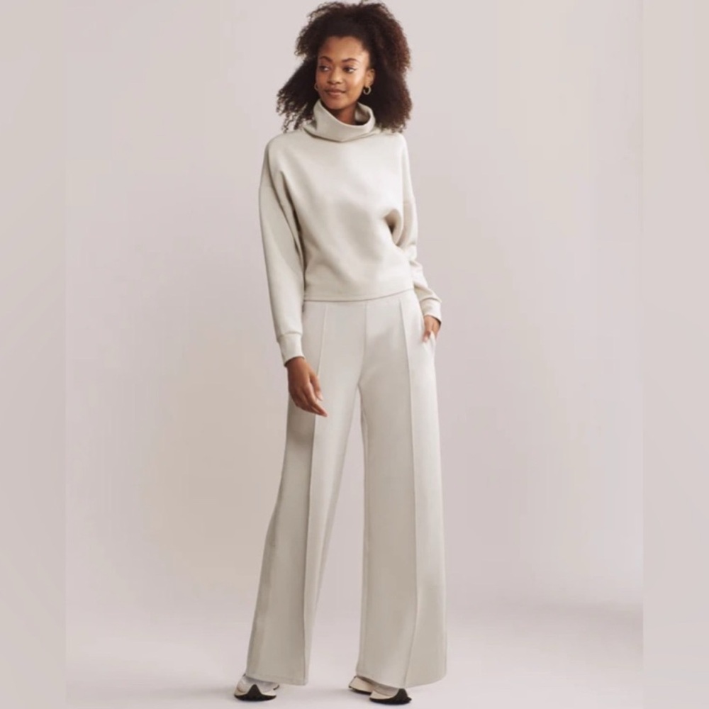 RHONE Cream Women's Sweatshirt + Sweatpants